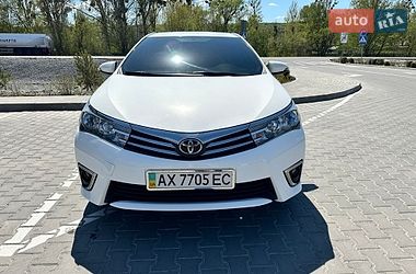 Седан Toyota Corolla 2015 в Львові