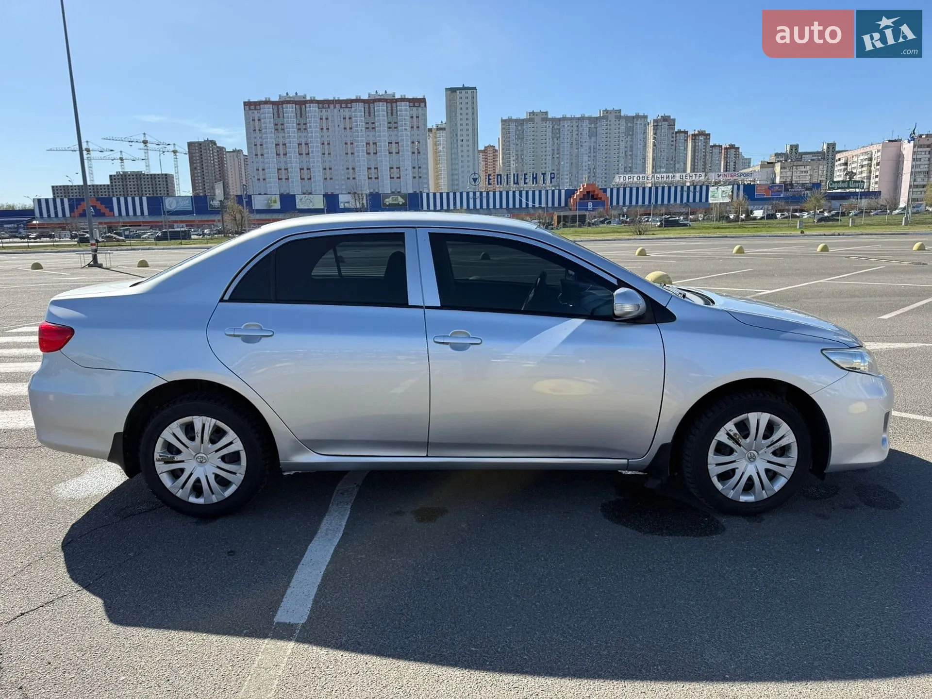 2011 Toyota Corolla - мініатюра 9