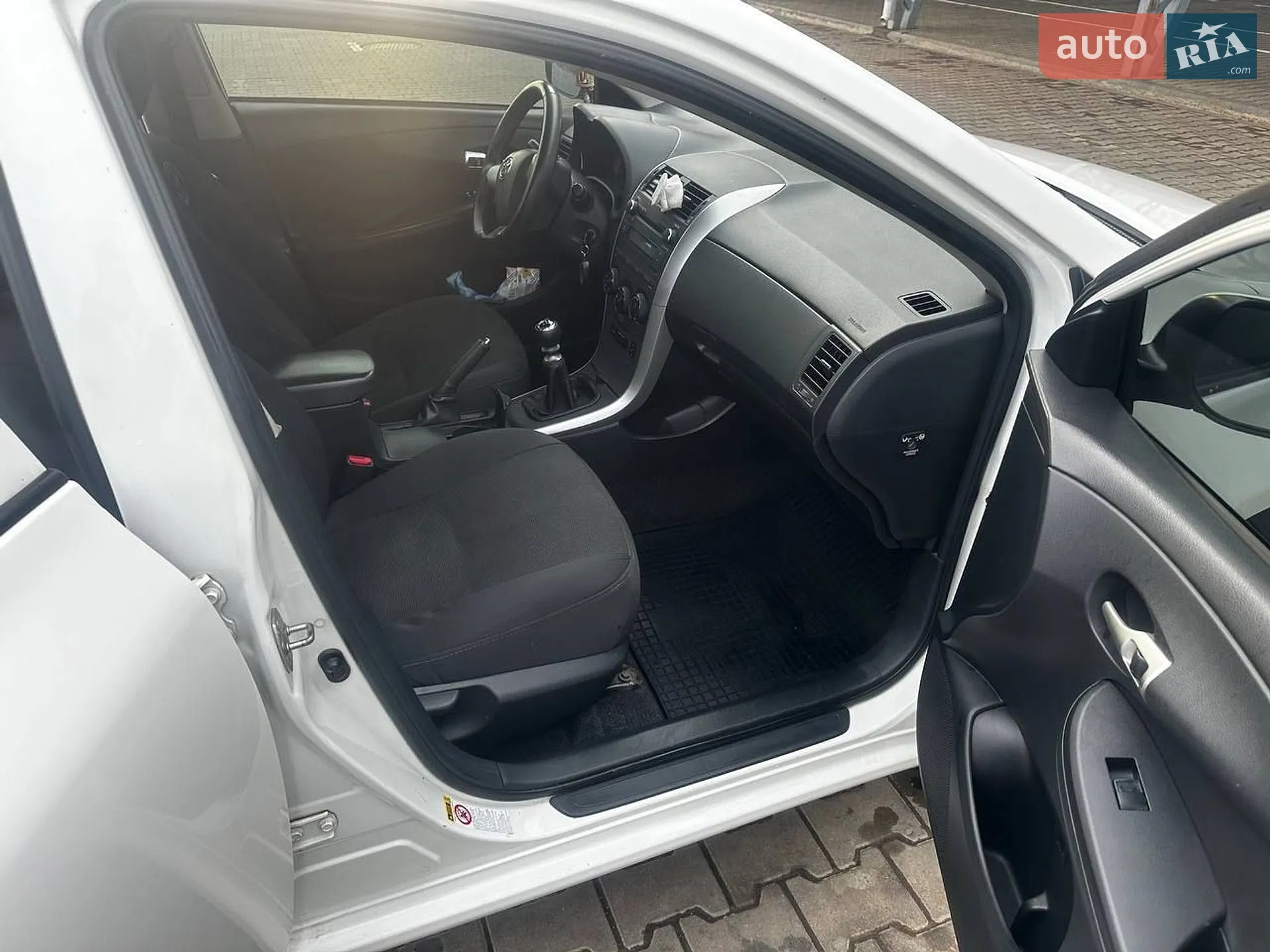 2011 Toyota Corolla - мініатюра 8