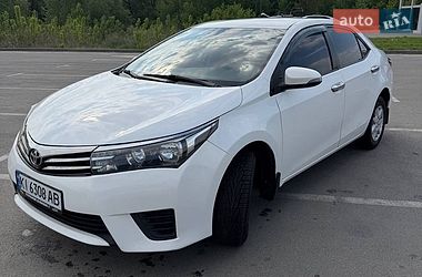 Седан Toyota Corolla 2013 в Ірпені