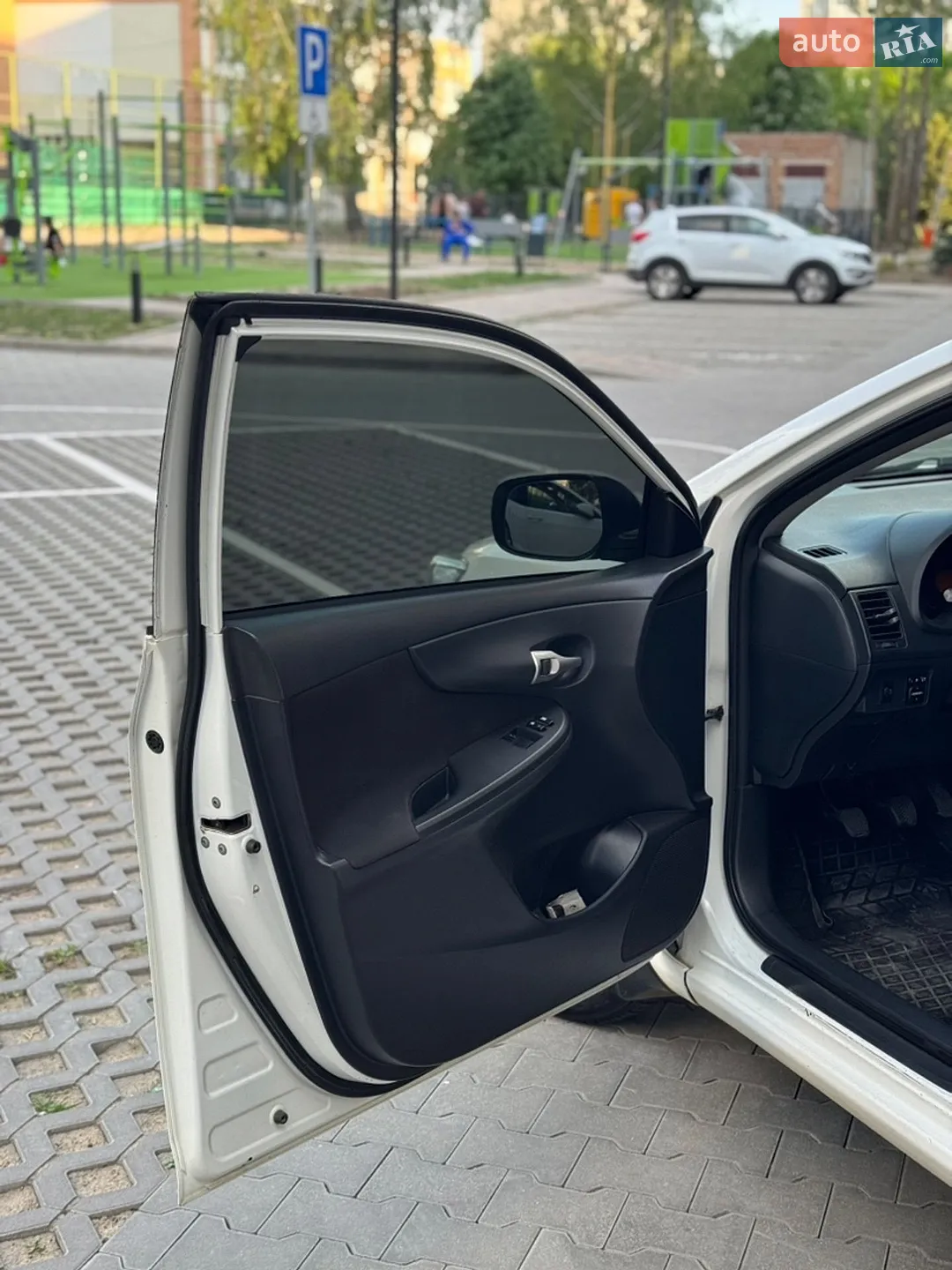 2011 Toyota Corolla - мініатюра 10