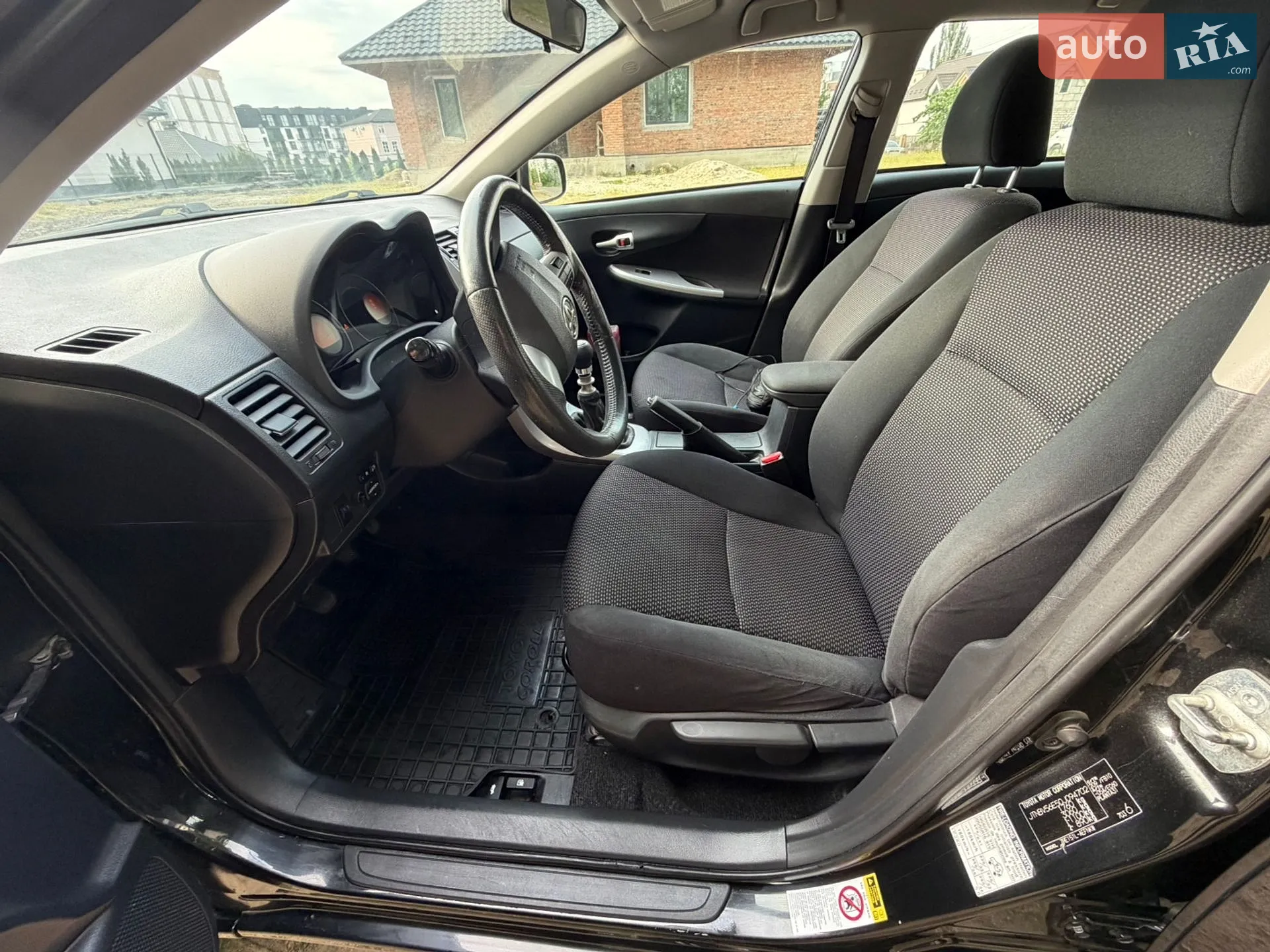 2010 Toyota Corolla - мініатюра 11