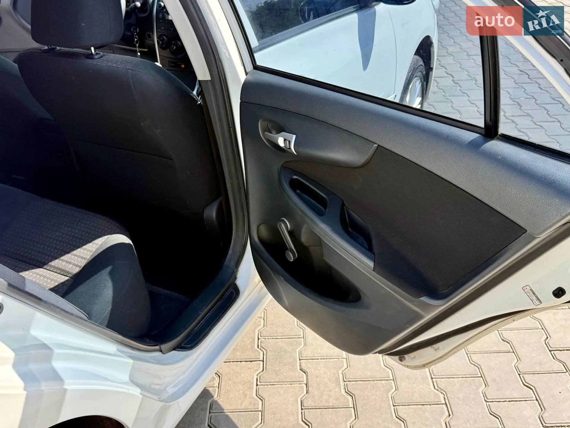 2011 Toyota Corolla - мініатюра 16