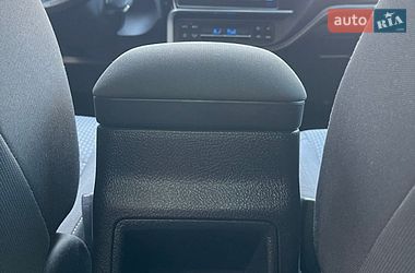 Седан Toyota Corolla 2018 в Львове