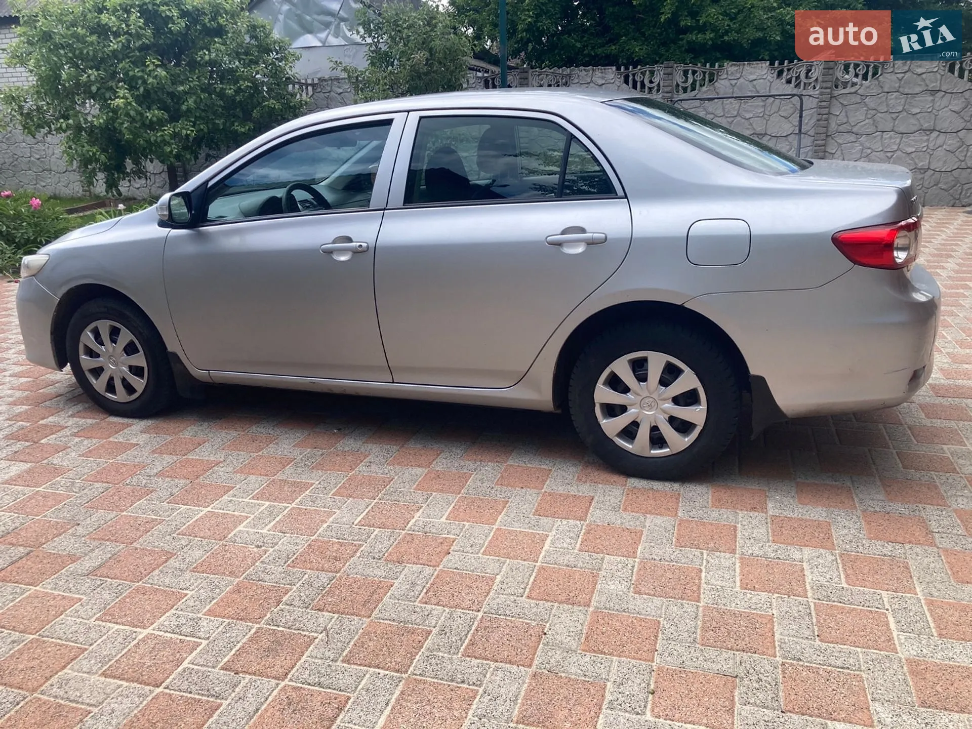 2010 Toyota Corolla - мініатюра 2