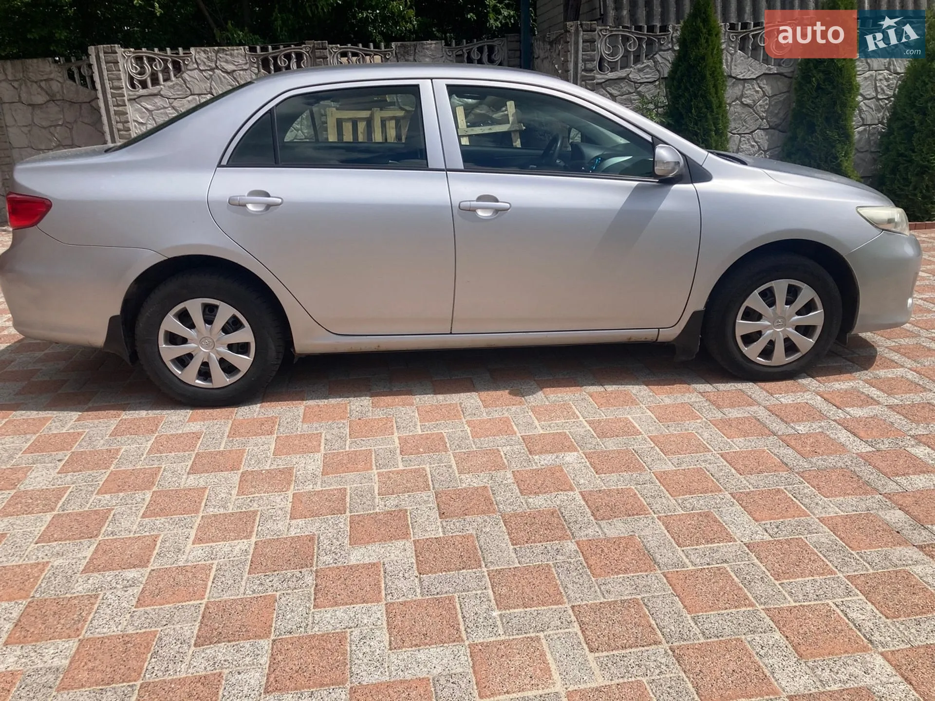 2010 Toyota Corolla - мініатюра 3
