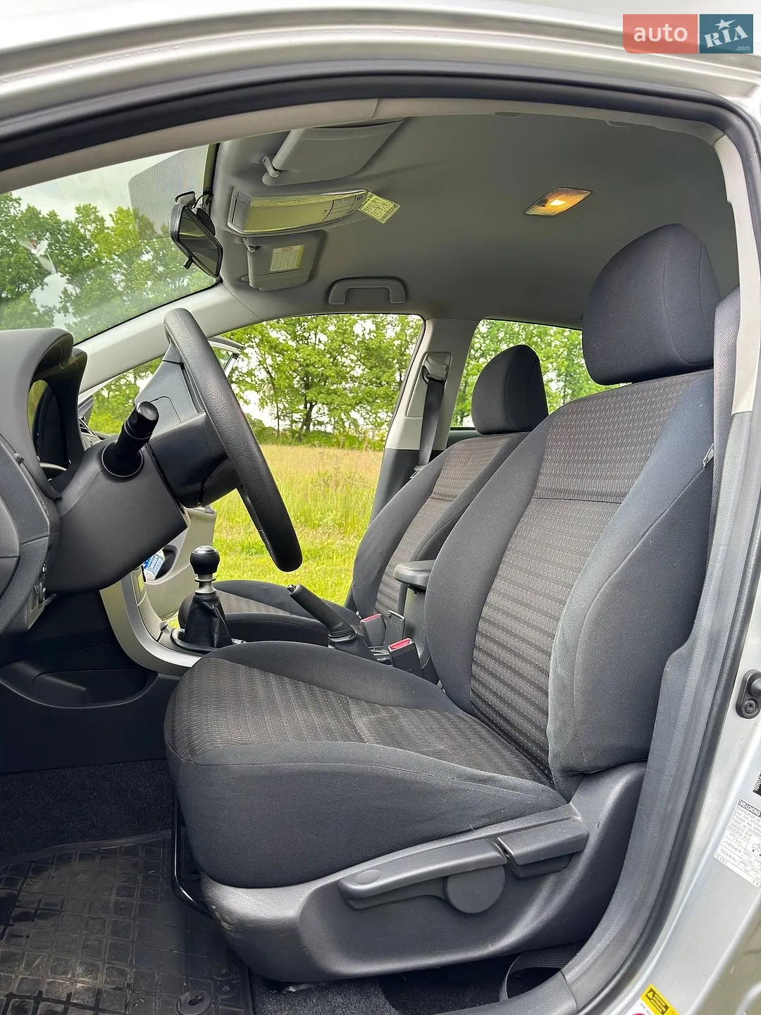 2010 Toyota Corolla - мініатюра 28