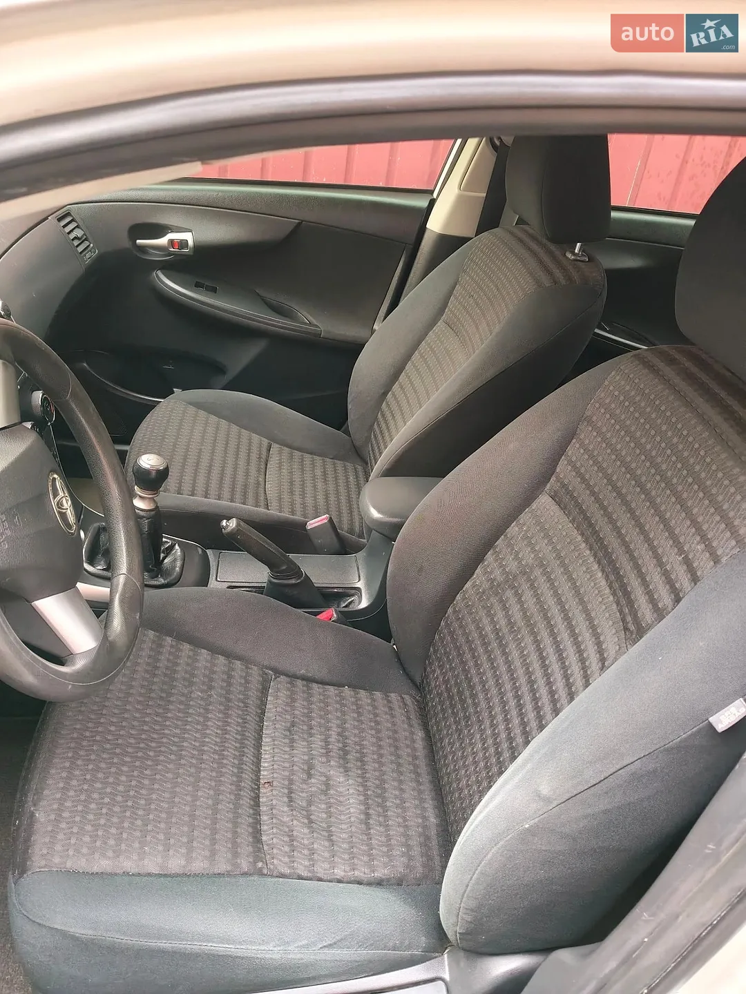 2010 Toyota Corolla - мініатюра 21