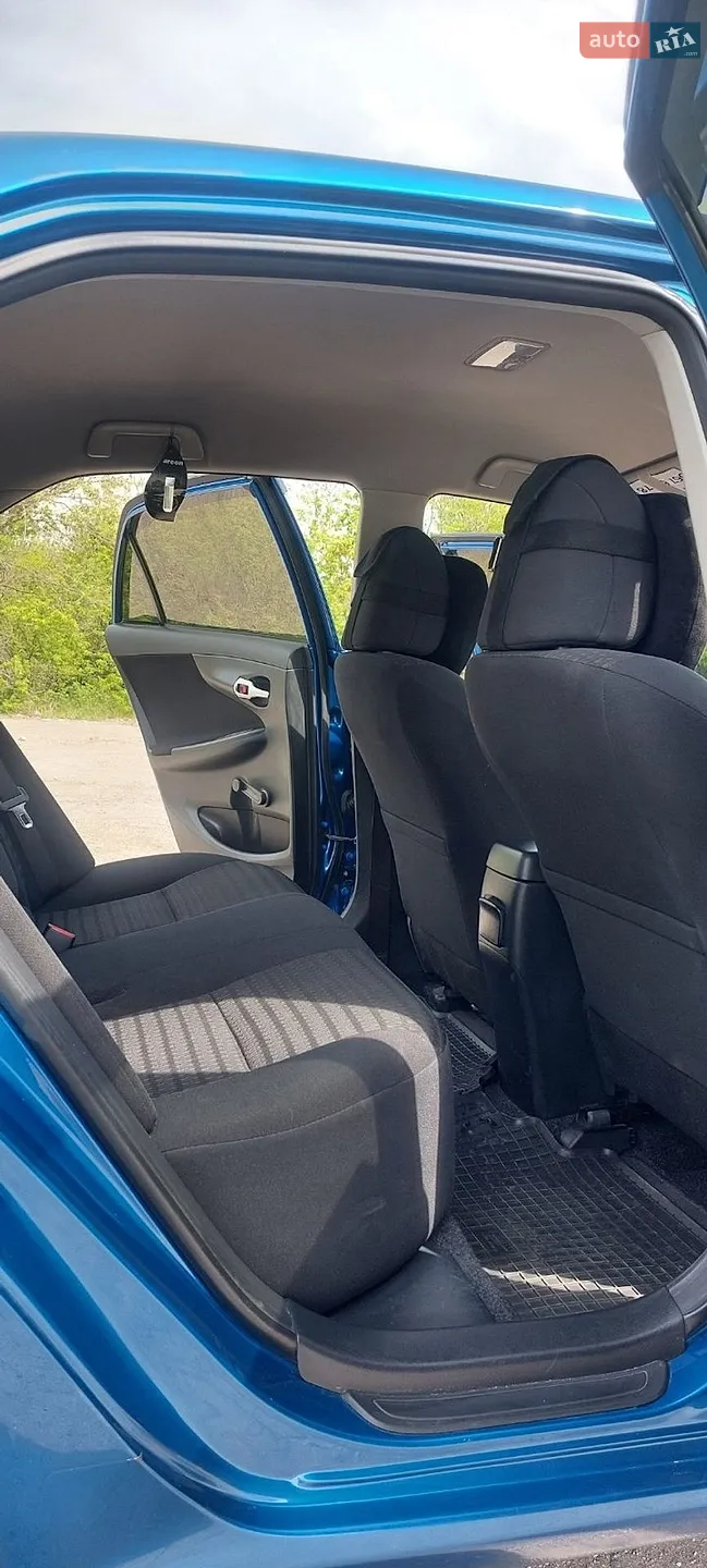 2011 Toyota Corolla - мініатюра 17