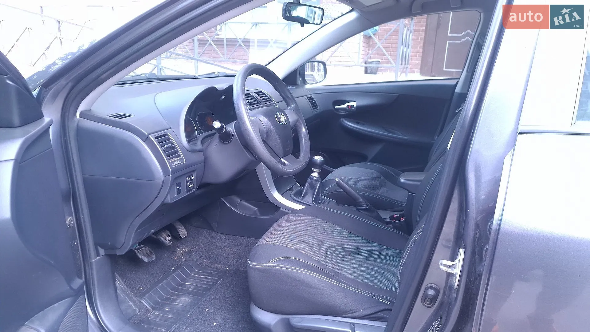 2010 Toyota Corolla - мініатюра 11