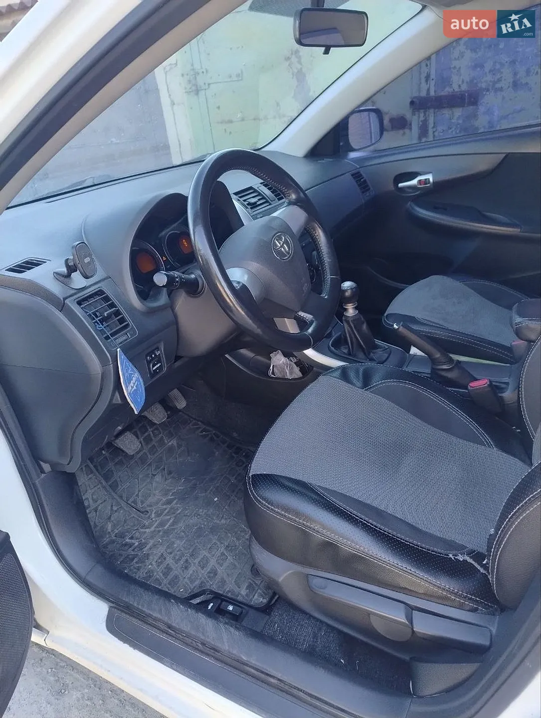 2011 Toyota Corolla - мініатюра 8