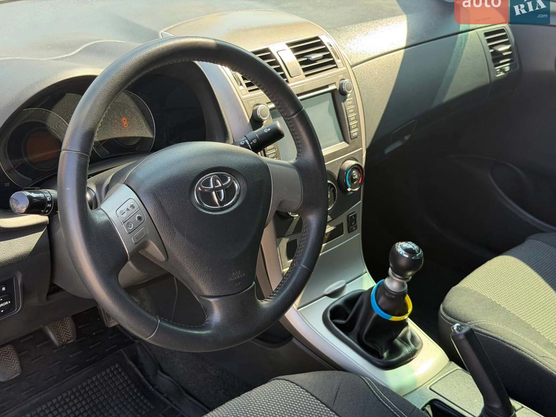 2010 Toyota Corolla - мініатюра 25