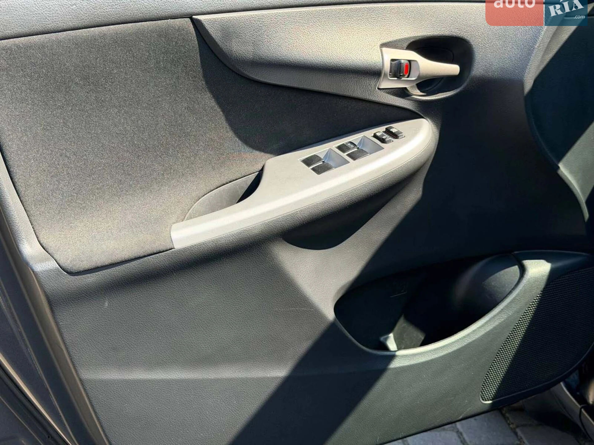2010 Toyota Corolla - мініатюра 22