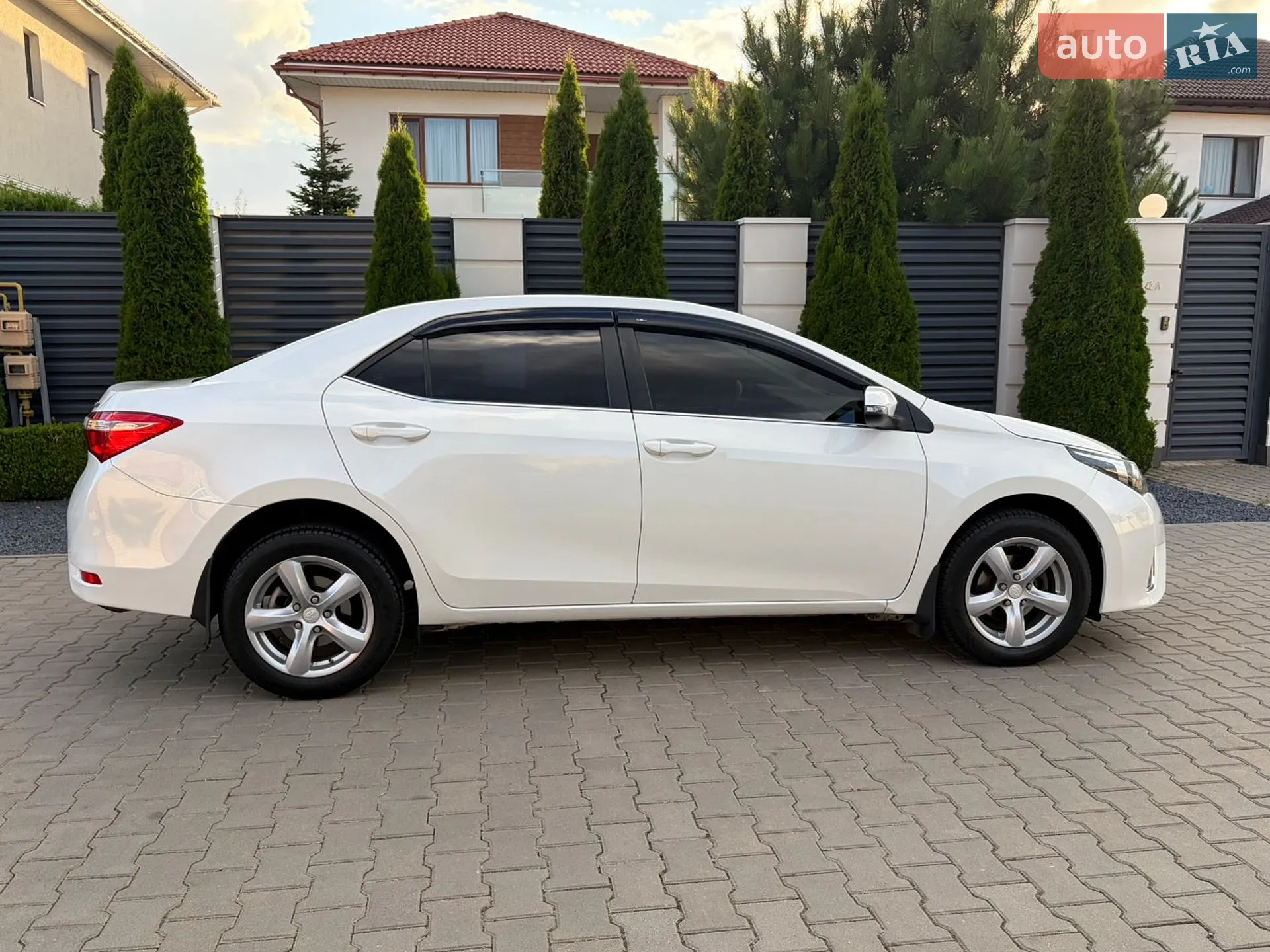 2013 Toyota Corolla - мініатюра 24
