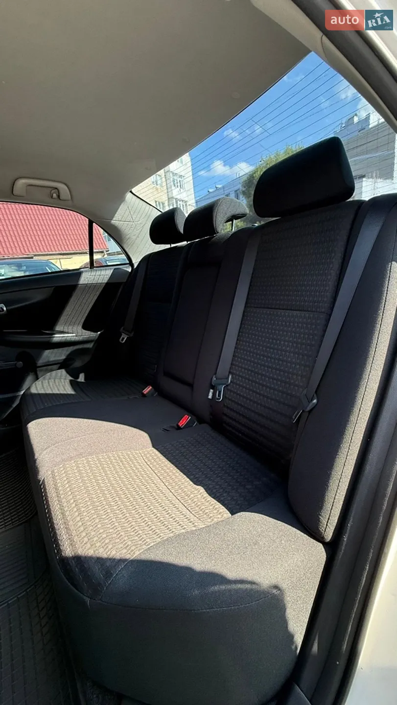 2010 Toyota Corolla - мініатюра 23