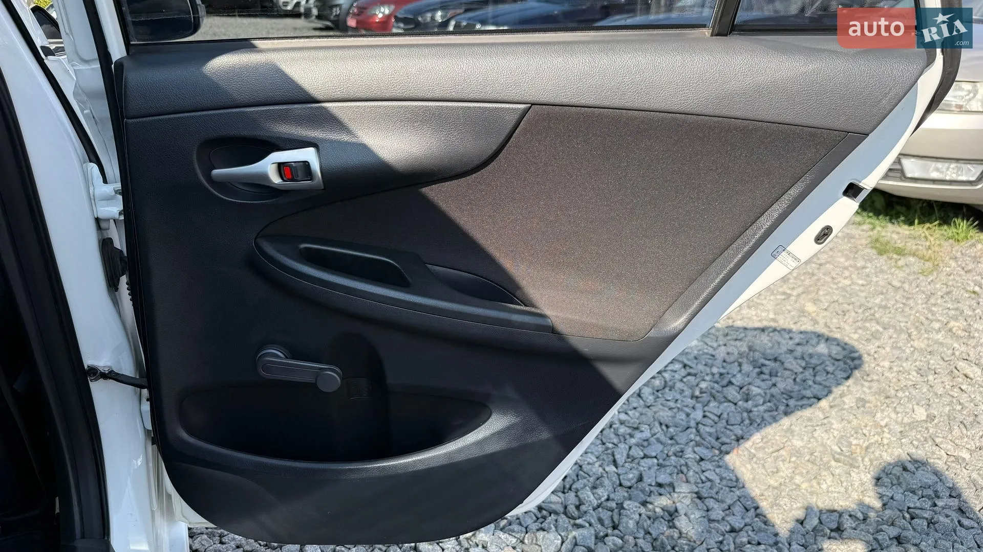 2010 Toyota Corolla - мініатюра 25