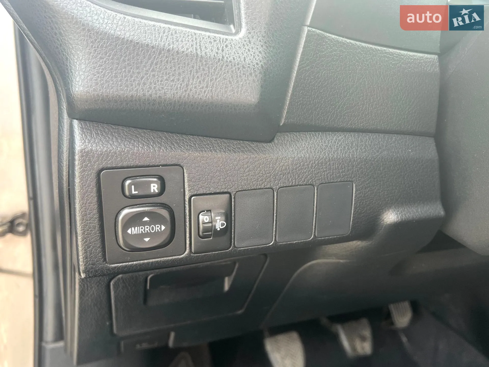 2013 Toyota Corolla - мініатюра 26
