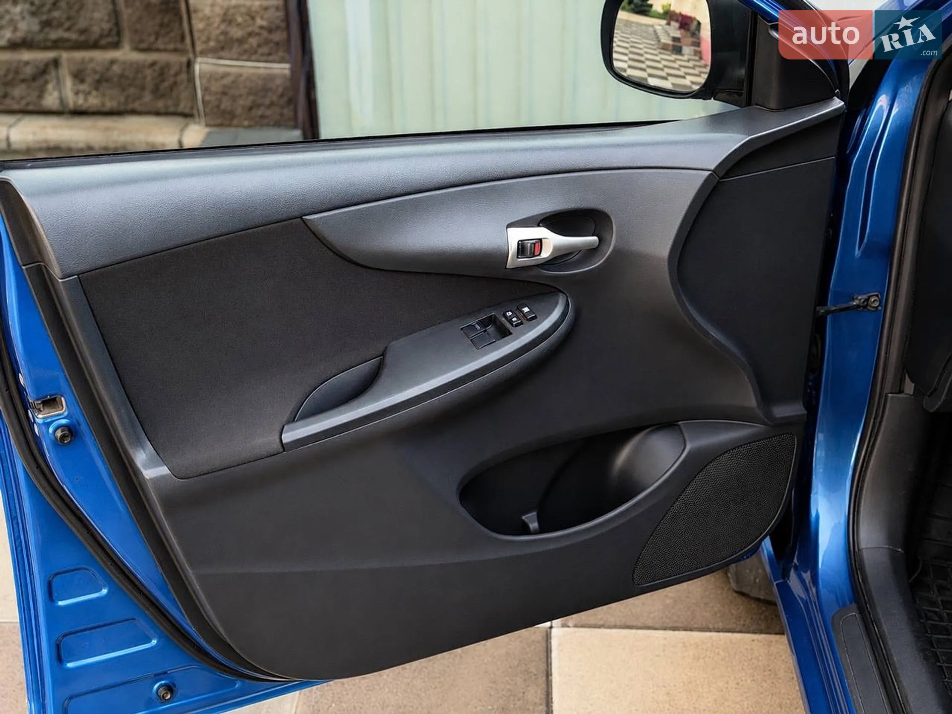 2010 Toyota Corolla - мініатюра 9