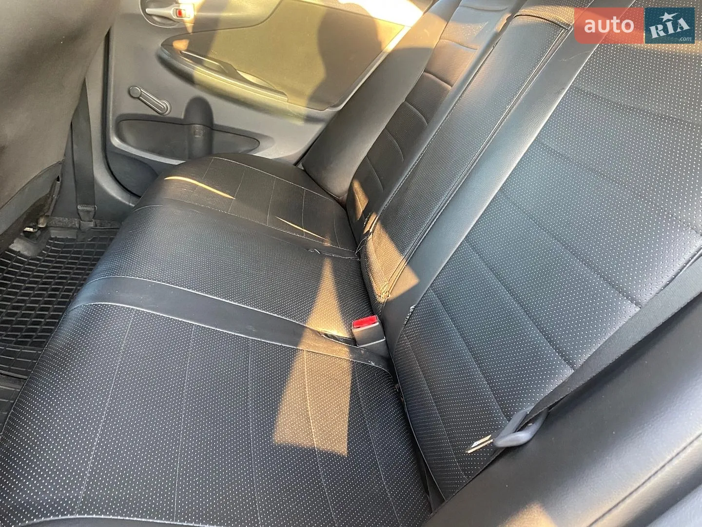 2010 Toyota Corolla - мініатюра 24