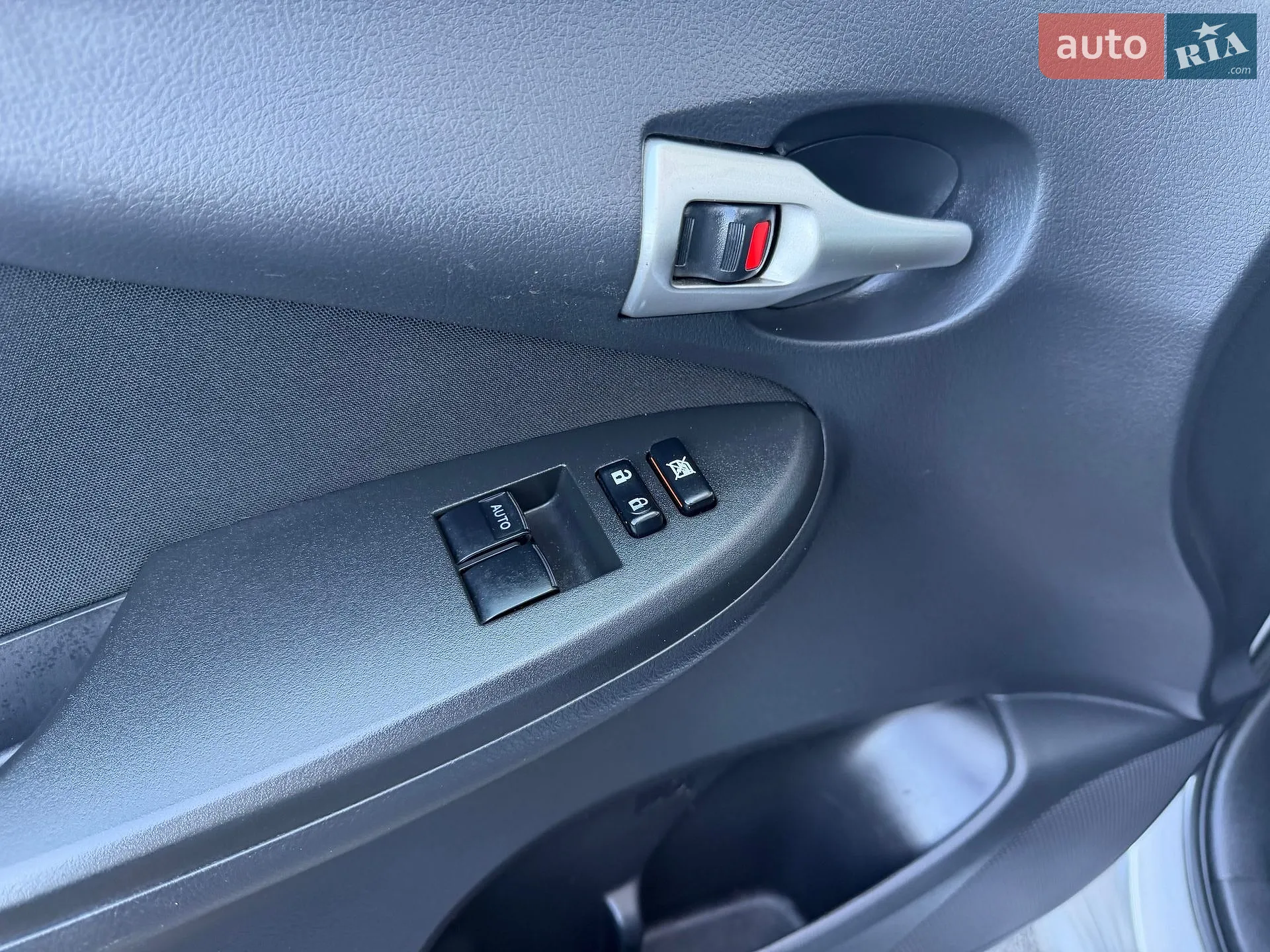 2011 Toyota Corolla - мініатюра 21