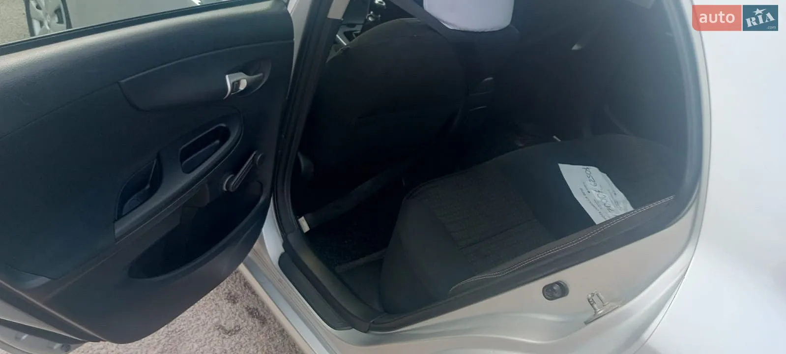 2010 Toyota Corolla - мініатюра 6