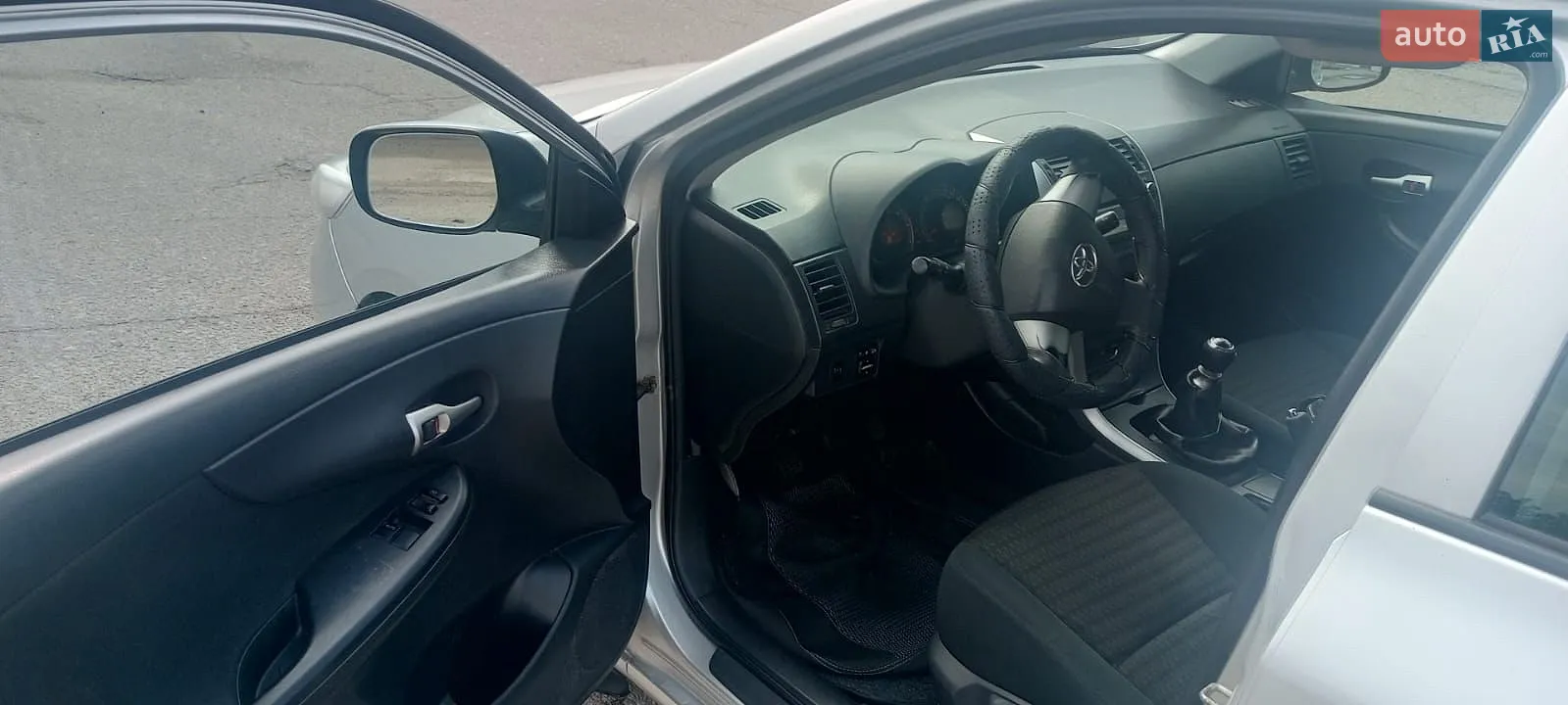 2010 Toyota Corolla - мініатюра 8