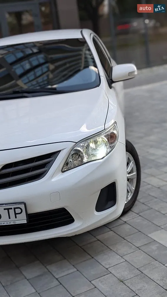 2011 Toyota Corolla - мініатюра 7