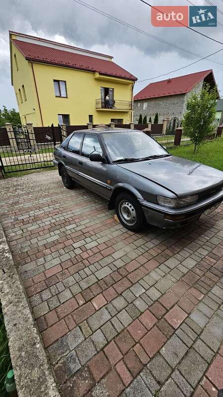 Лифтбек Toyota Corona 1989 в Бориславе