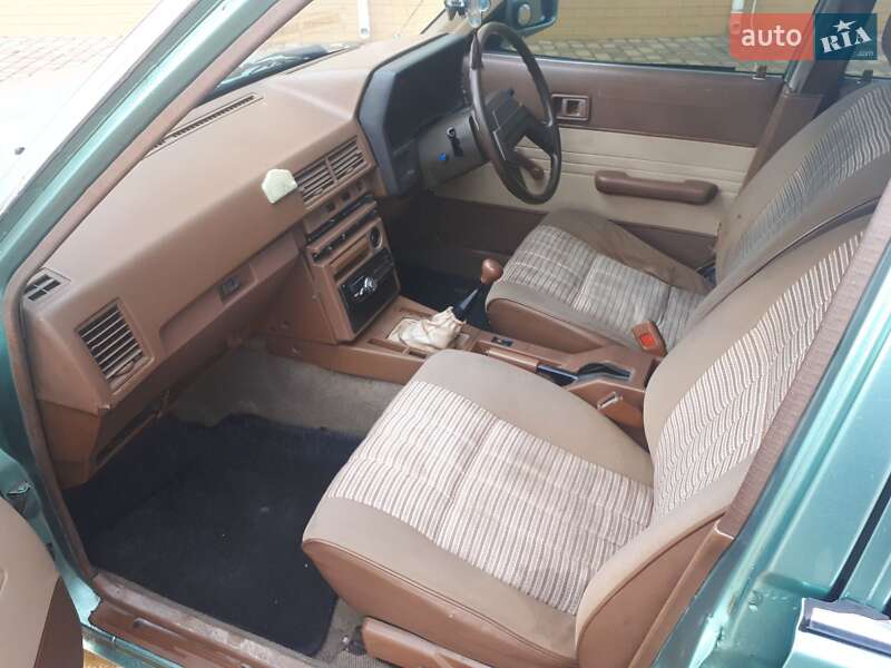 Седан Toyota Corona 1983 в Черноморске