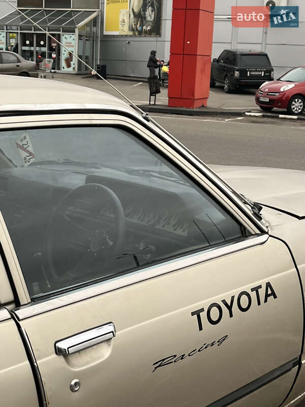 Седан Toyota Corona 1980 в Одесі