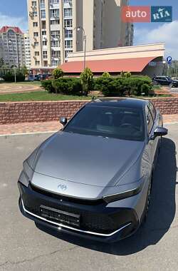 Внедорожник / Кроссовер Toyota Crown 2023 в 