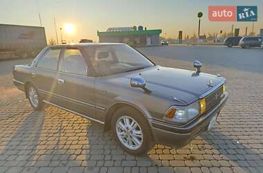 Седан Toyota Crown 1989 в Новомосковске