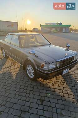 Седан Toyota Crown 1989 в Новомосковске