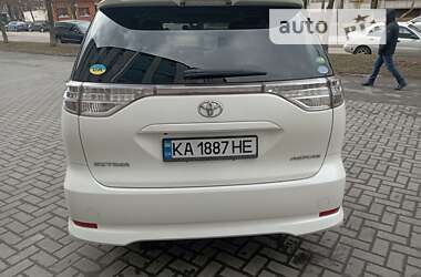 Минивэн Toyota Estima 2012 в Киеве