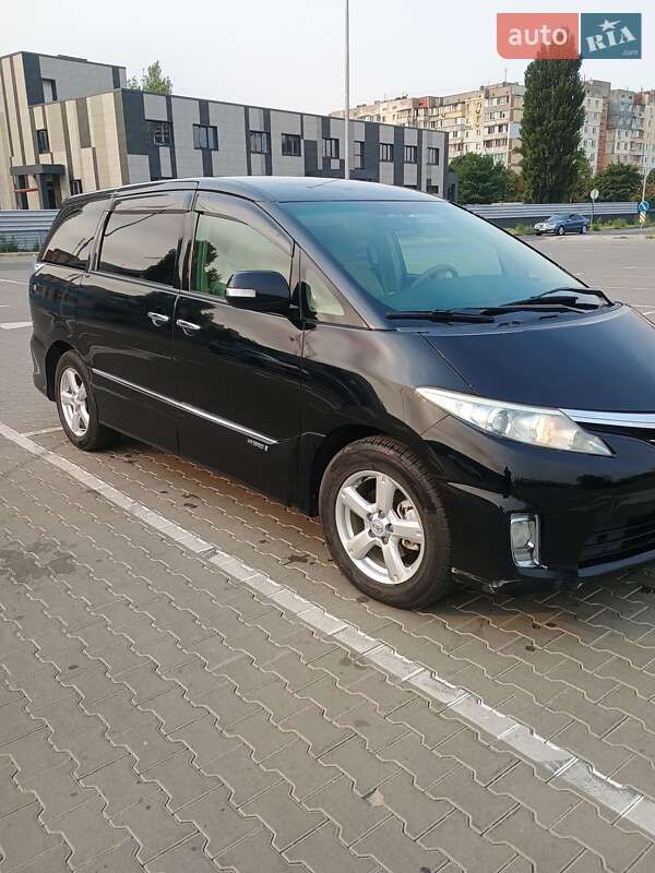 Мінівен Toyota Estima 2010 в Києві