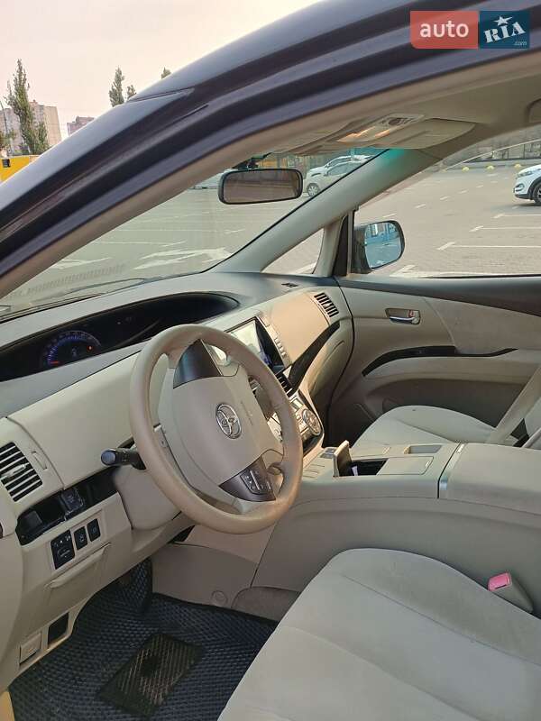 Мінівен Toyota Estima 2010 в Києві