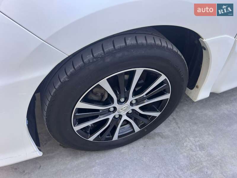 Минивэн Toyota Estima 2014 в Киеве фото 2 Минивэн Toyota Estima 2014 в Киеве