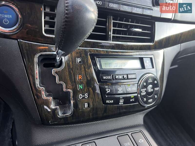 Минивэн Toyota Estima 2014 в Киеве фото 32 Минивэн Toyota Estima 2014 в Киеве