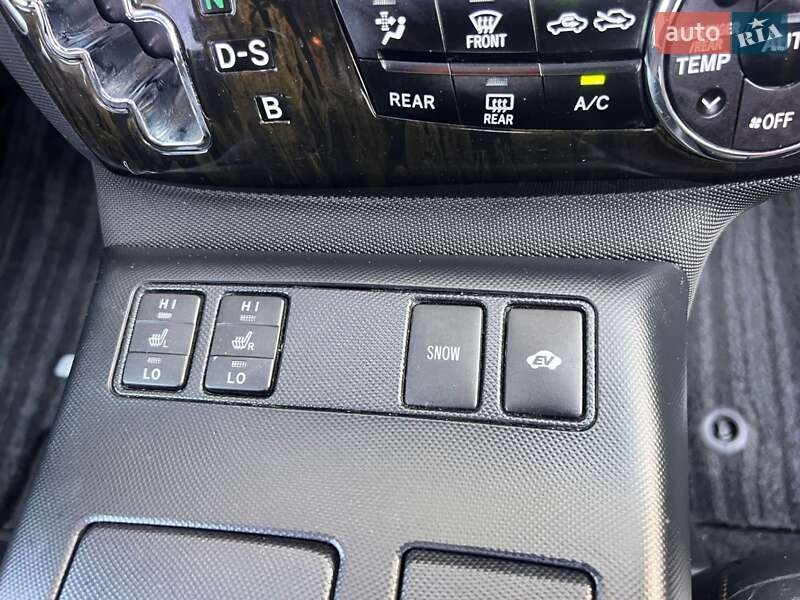 Минивэн Toyota Estima 2014 в Киеве фото 45 Минивэн Toyota Estima 2014 в Киеве