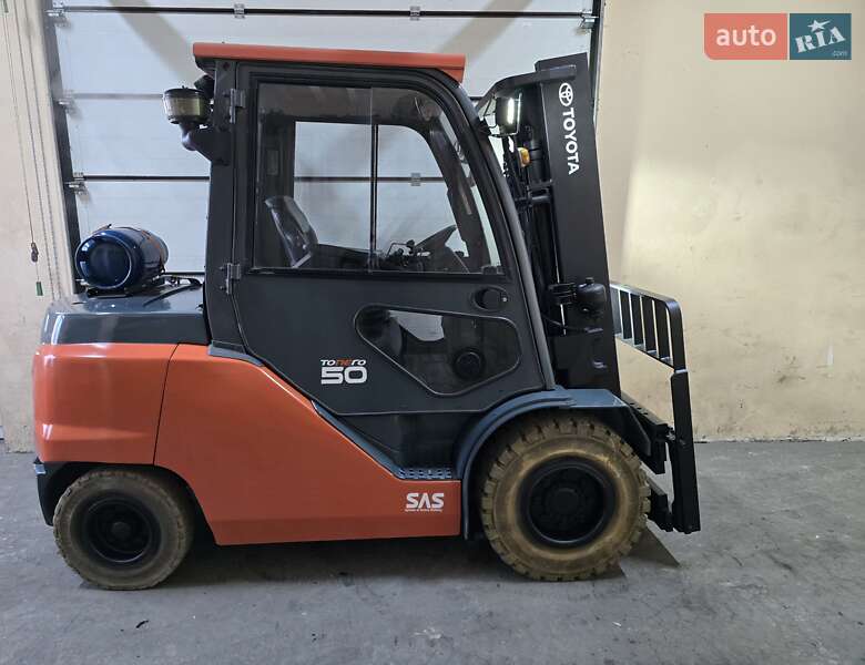 Вилочний навантажувач Toyota FG 2015 в 