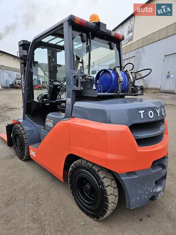 Вилочный погрузчик Toyota FG 2019 в Киеве фото 15 Вилочный погрузчик Toyota FG 2019 в Киеве