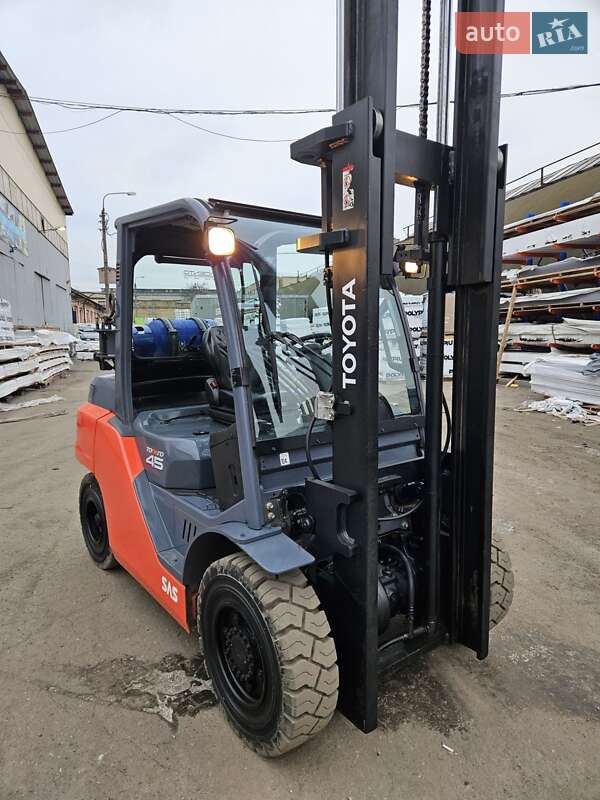 Вилочный погрузчик Toyota FG 2019 в Киеве фото 29 Вилочный погрузчик Toyota FG 2019 в Киеве