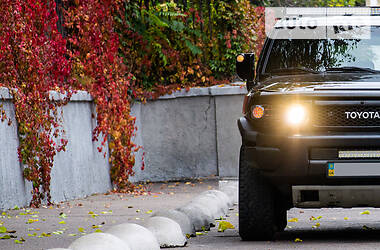 Позашляховик / Кросовер Toyota FJ Cruiser 2006 в 