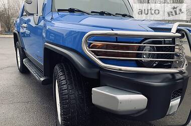 Позашляховик / Кросовер Toyota FJ Cruiser 2006 в 