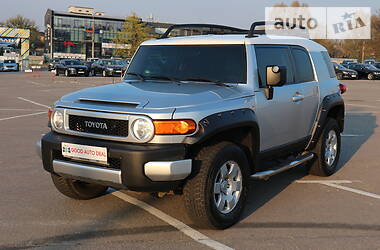 Позашляховик / Кросовер Toyota FJ Cruiser 2007 в 