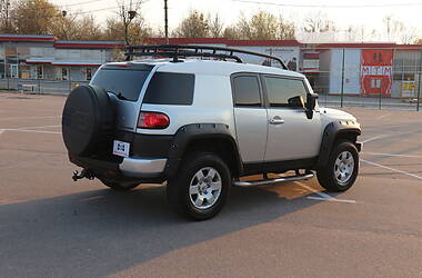 Позашляховик / Кросовер Toyota FJ Cruiser 2007 в 