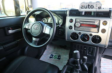 Позашляховик / Кросовер Toyota FJ Cruiser 2007 в 