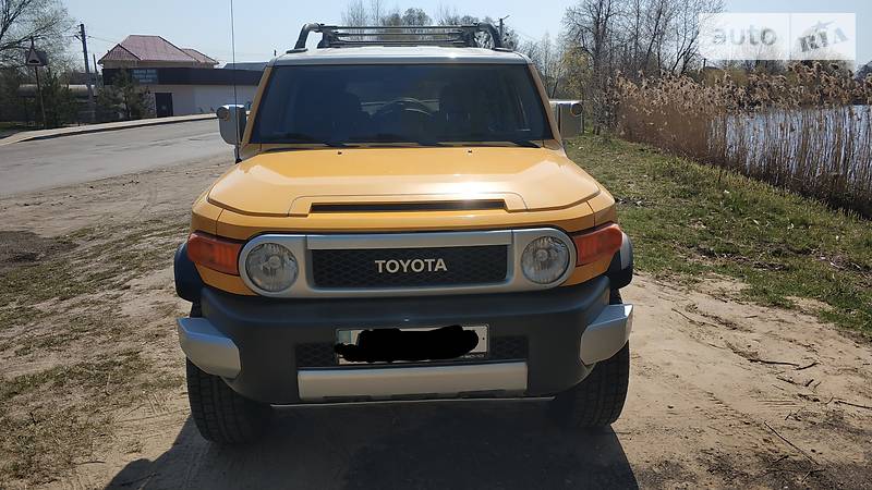 Позашляховик / Кросовер Toyota FJ Cruiser 2008 в 