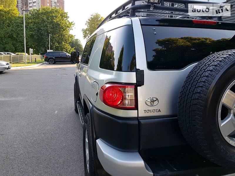 Позашляховик / Кросовер Toyota FJ Cruiser 2006 в Дніпрі