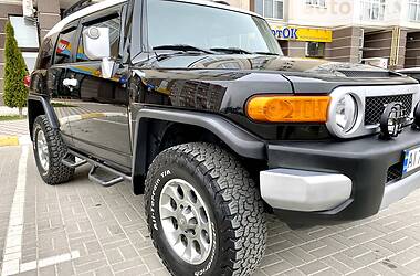 Внедорожник / Кроссовер Toyota FJ Cruiser 2013 в Киеве